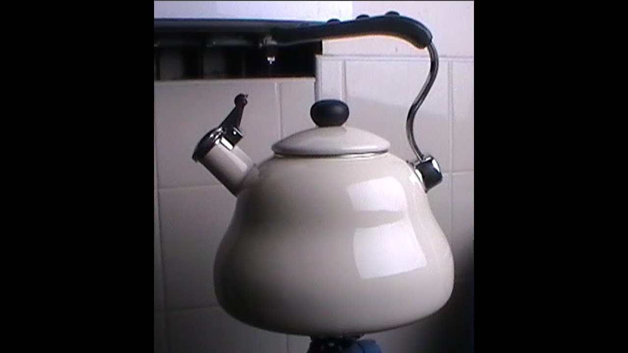 KitchenCraft Le’Xpress 2 Litre Cream Enamel Whistling Kettle Induction Safe
