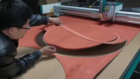 AOL digital cutter with projector for gaskets