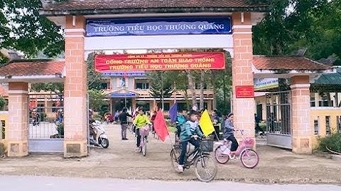 Nam Đông: Lan tỏa mô hình Cổng trường an toàn giao thông