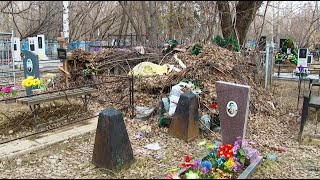 Нагорное кладбище в Бийске завалено мусором накануне 9 мая (