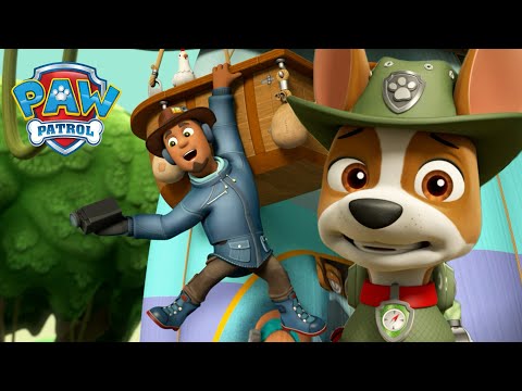 PUPS SAVE TRAVELLING TRAVIS STUCK IN A JUNGLE TREE!