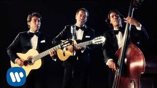 Video thumbnail of "Café Qujano - Robarle tiempo al tiempo (Videoclip oficial)"