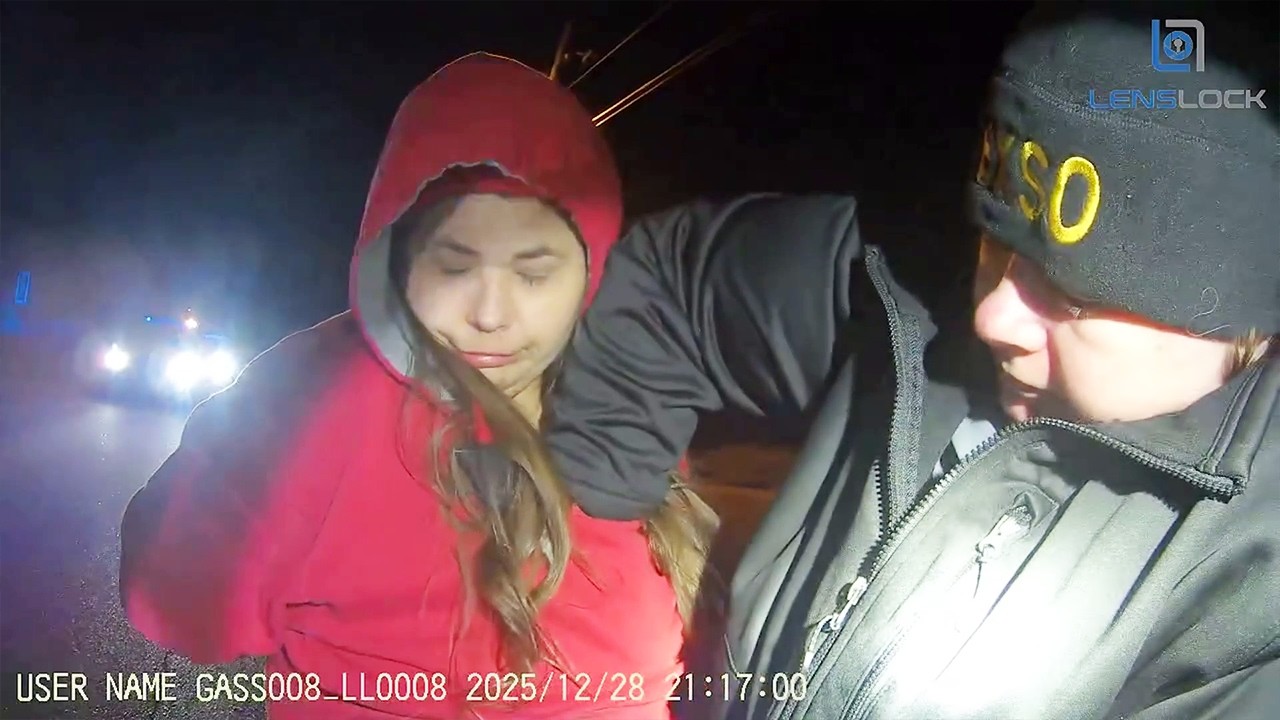 Girl Turns Traffic Stop Into a Nightmare After Cop Exposes Her Lies ...