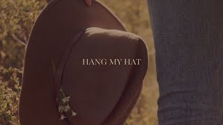 Смотреть клип Stephanie Quayle - Hang My Hat (Lyric Video)