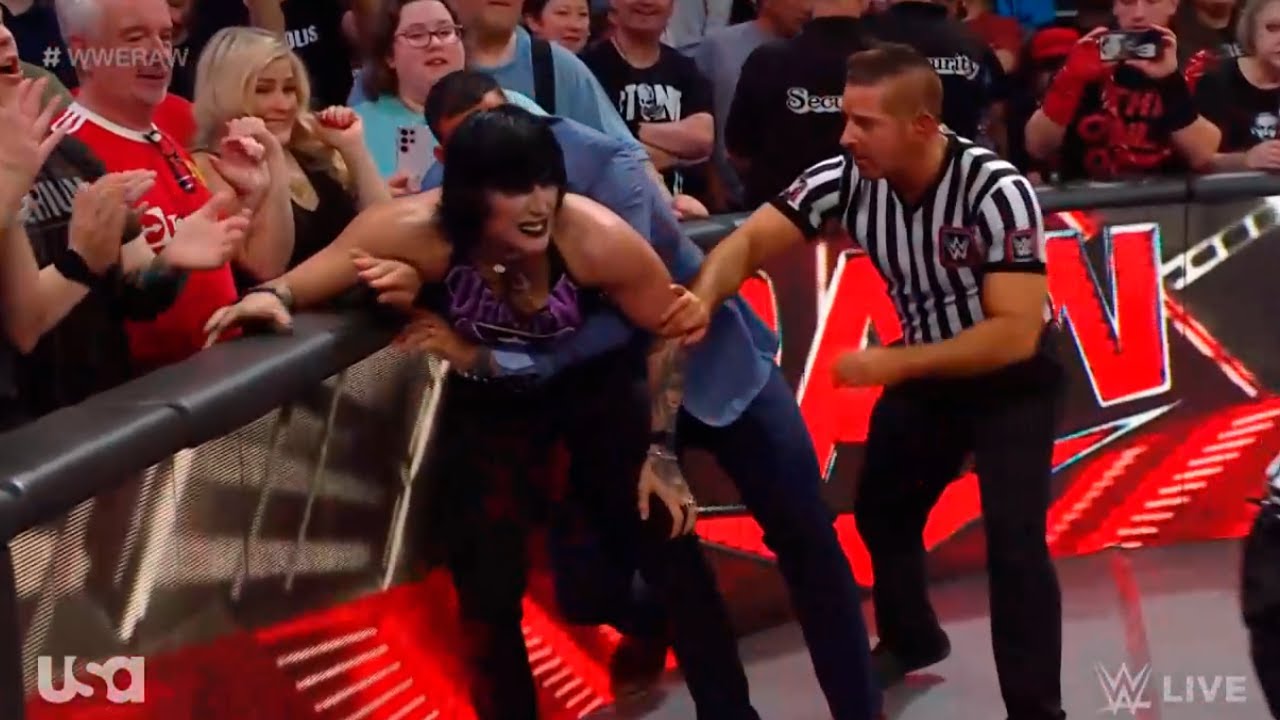 Rhea Ripley vs. Raquel Rodriguez Big Brawl - WWE RAW 8/7/2023