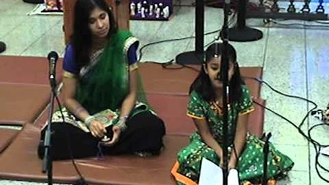 SOWMYA SOMANATH STUDENT SINGING IN DFW HINDU TEMPLE - 10-16-2015