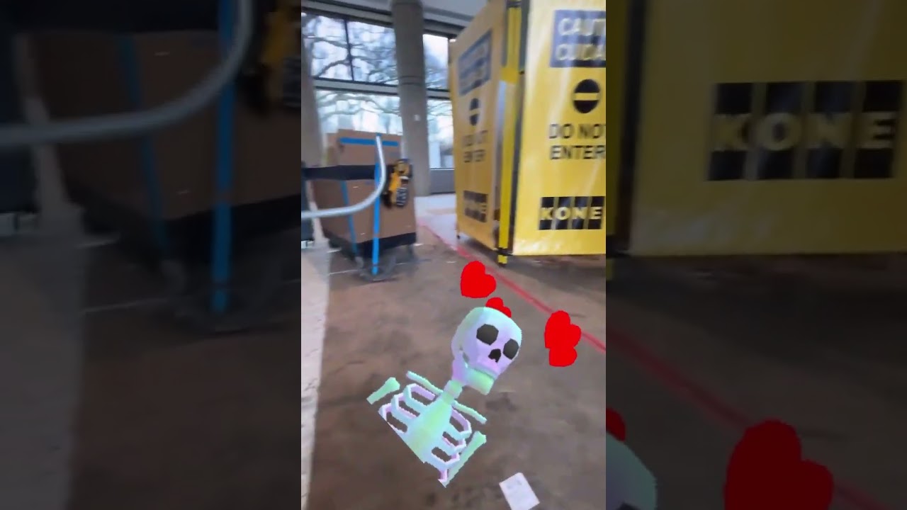 Электрики ловко распахнули 90-градусный изгиб трубы. 