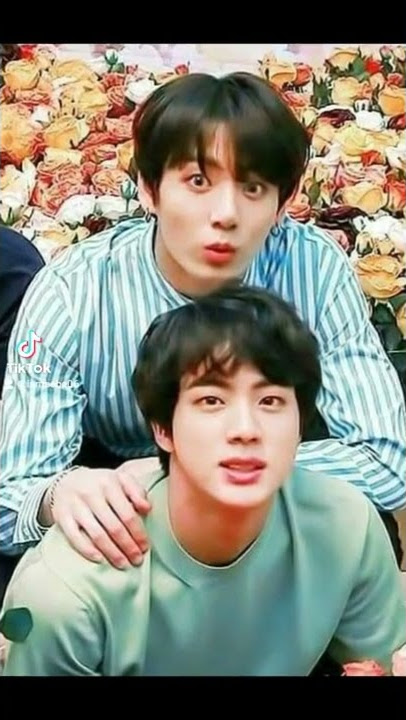 JinKook back hugs are EVERYTHING