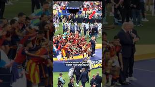 Viral aksi Argentina membelakangi panggung juara Spanyol! 😱