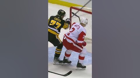 Chaos at the net = 🙂 🐧