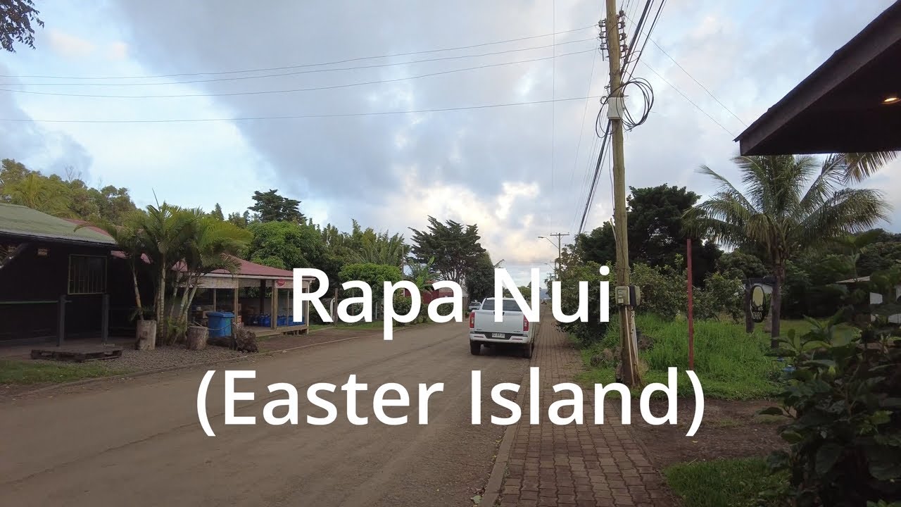 RAPA NUI (EASTER ISLAND), Morning Walk through Hanga Roa