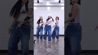 Oh my oh my God ❤️‍🩹 NewJeans - OMG #Shorts Ver.