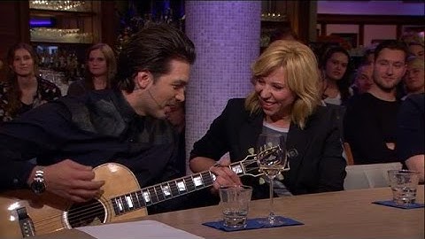 Waylons verrassing voor Claudia - RTL LATE NIGHT