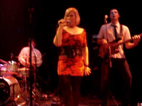Alice Russell - Seven Nation Army (Live at Moods i...