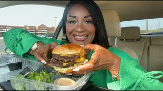 NEW SMASHER BURGER FROM CHILI'S REVIEW! YALL WILL NEVER BELIEVE WHAT I DID!