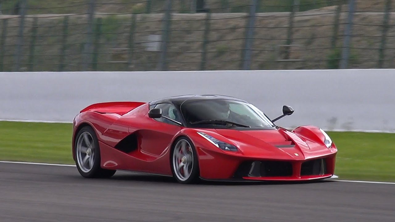 ⁣Ferrari LaFerrari going FLATOUT on SPA-Francorchamps!