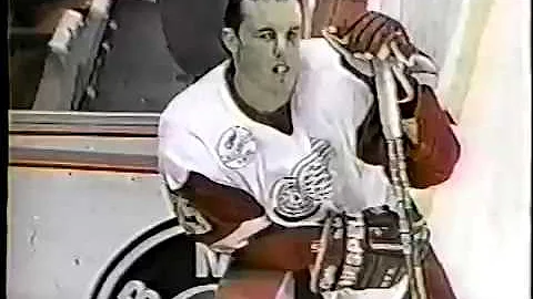 Sandy McCarthy challenges Darren McCarty 1997