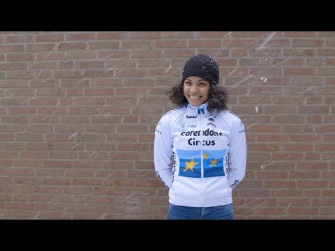 Бейне: Corendon-Circus Omloop Het Nieuwsblad және Gent-Wevelgem қойылмалы таңбаларын берді