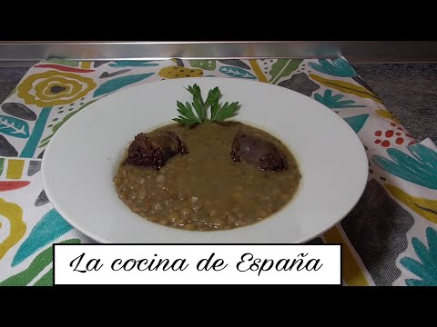 Stewed lentils with blood sausage