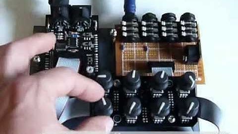 e-licktronic Arduino Mozzi mono Synth v1.0