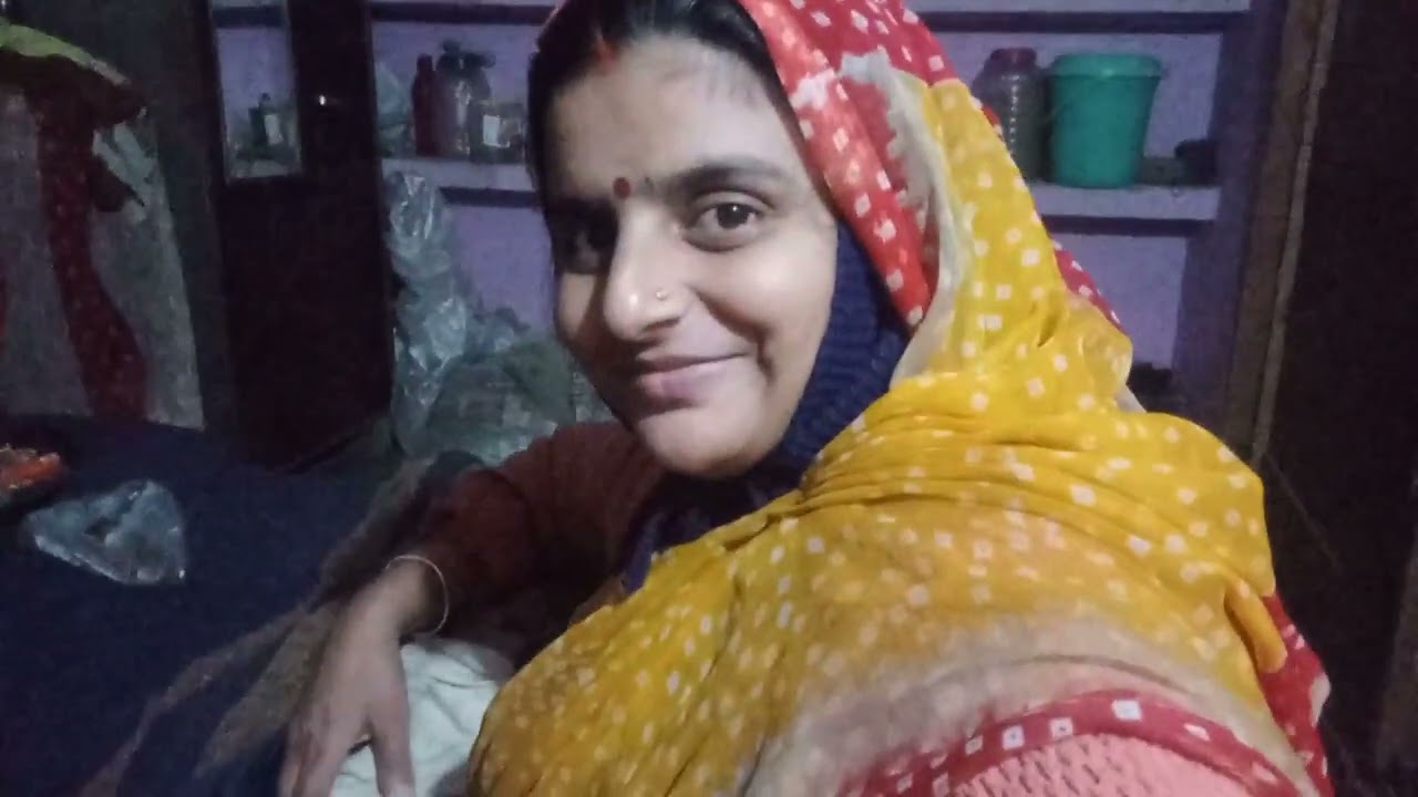 पती जी क्या काट रहे है😂😂