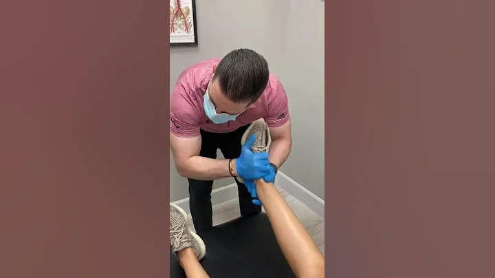 SATISFYING ANKLE AND KNEE CRACKS AND ADJUSTMENTS! KING OF CRACKS #kingofcracks #asmr #chiropractor