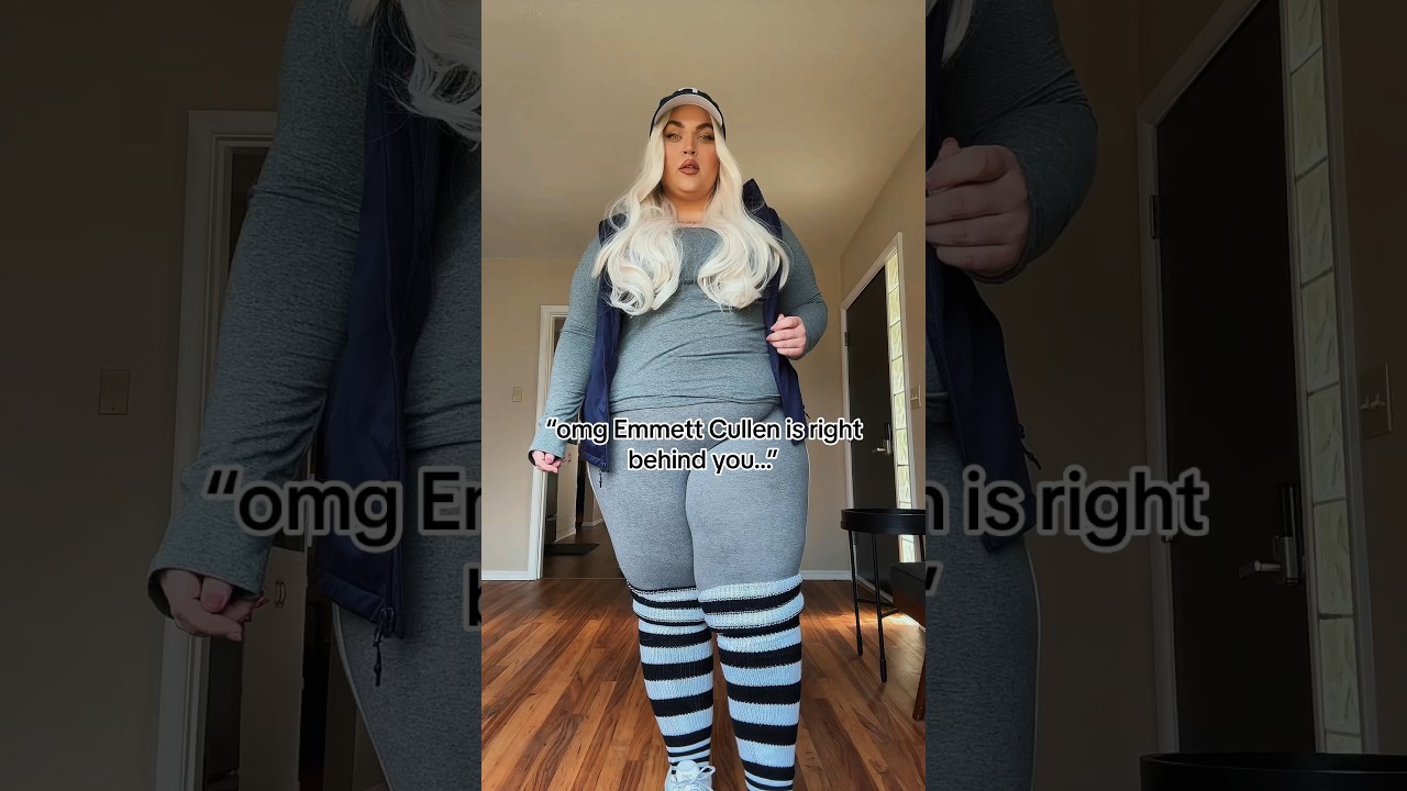 Omg what is he doing back there… 🤭 LMAO 