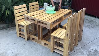 : Creative Ideas Woodworking - The Perfect Combination of Four Chairs and A Pallet Table