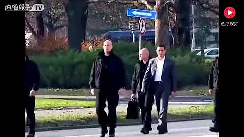 某国家领导人遇袭击，看保镖如何反应！ - 天天要闻