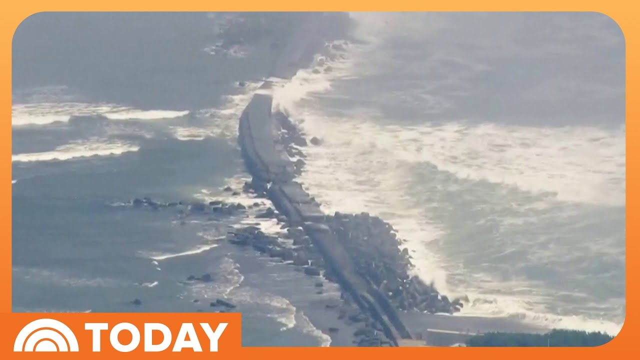 Tsunami Waves Reach US West Coast After Earthquake off Russia Tsunami Waves Reach US West Coast After Earthquake off Russia