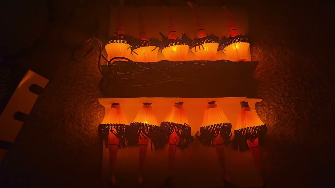 Оригинальные рождественские гирлянды из комиссионного магазина