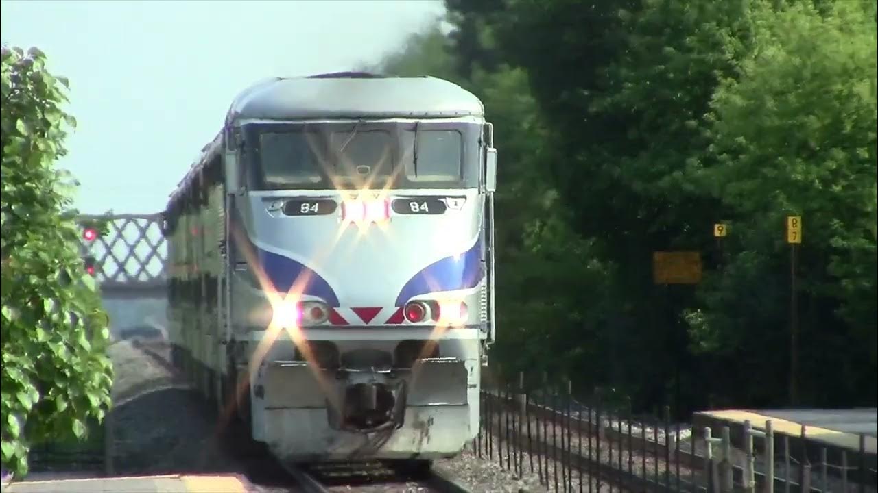 Fast Metra Express Train Flies thru Northbrook, IL! 7/31/2023 YouTube