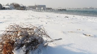 Первый снег.Черноморское - 03.01.2016. Крым. Россия .(Прогулка по поселку Черноморское , 03 января 2016 года ,когда выпал первый снег. Музыка : Christopher John Worsey, Samuel Karl..., 2016-06-11T13:06:13.000Z)