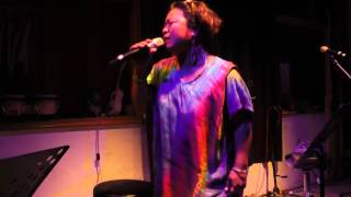 b08 黑妞 & 捷任哥 Autumn Leaves（Nat King Cole Cover）唱作聚家@鐵花村 20150624