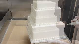 How to cut and stack a square wedding cake