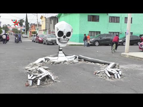 Bộ xương Halloween khổng lồ trên đường phố Mexico