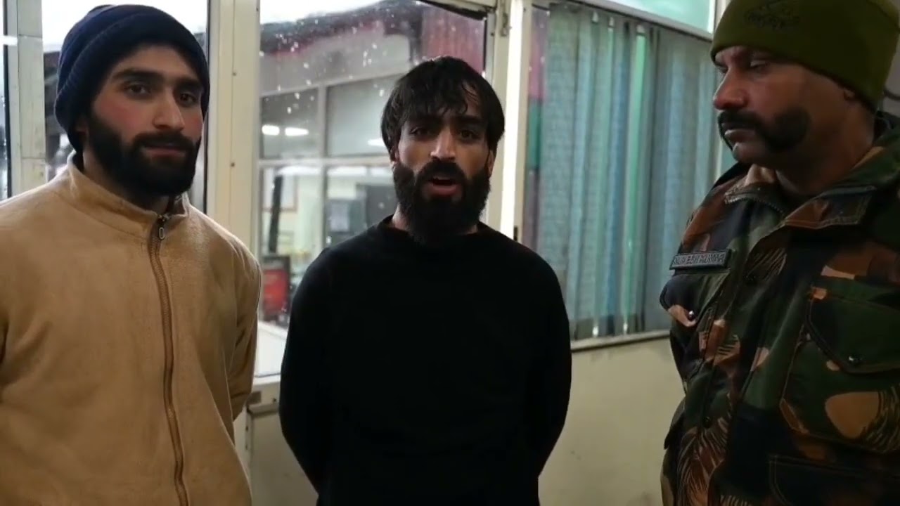 Indian Army Conducts Swift HADR Operations Along NH-44 Amid Severe Snowfall