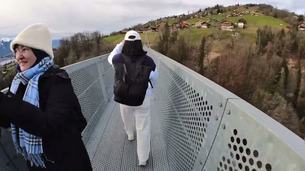 Château-d'Oex Annual Balloon Festival plus Crash Landing On You Filming location in Switzerland 🎈