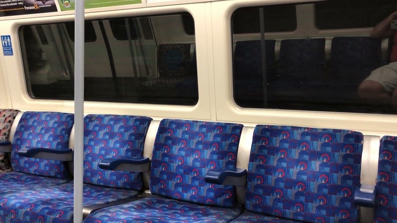 London Underground Jubilee Line 1996 TS | Canary Wharf - Canning Town