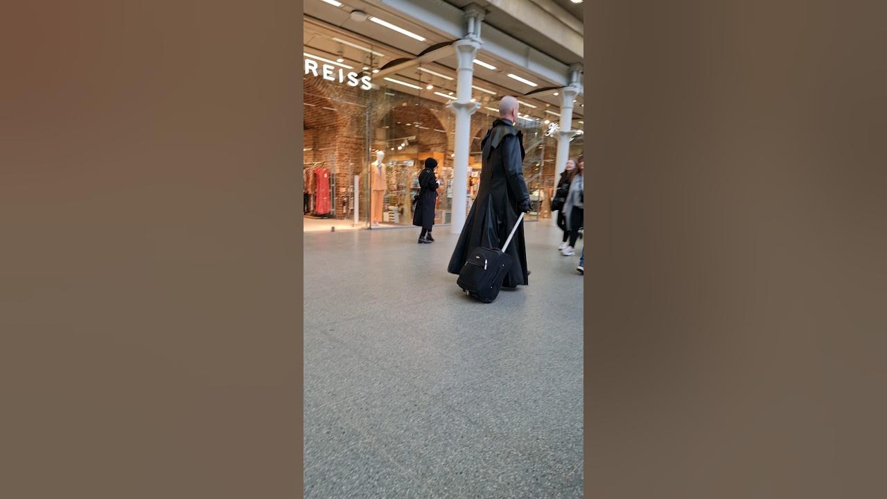 Lord Voldemort is ready to board the Hogwarts Express, Platform 9+3⁄4