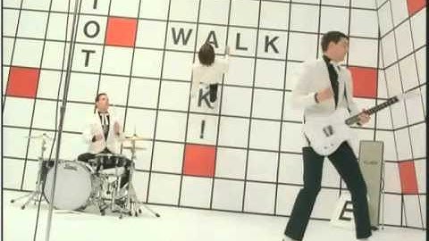 The Hives - Walk Idiot Walk ! oficial video
