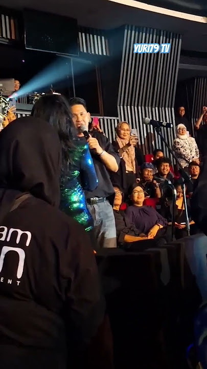 Kocak nih ex pasutri Atiek CB & Ronny Sianturi 🤣 #atiekcb #ronnysianturi #penyanyiindonesia #konser