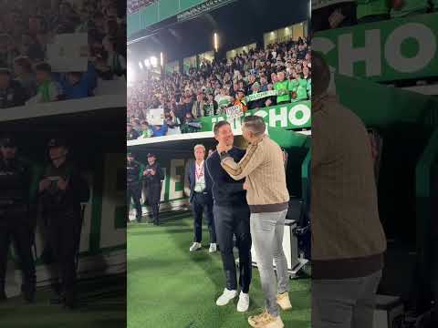 El saludo entre Xabi Alonso y Eder Sarabia 👨‍🏫