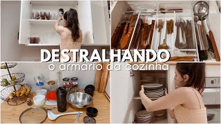 FIZ A LIMPA NOS ARMÁRIOS DA COZINHA | destralhamento, organização e desapego