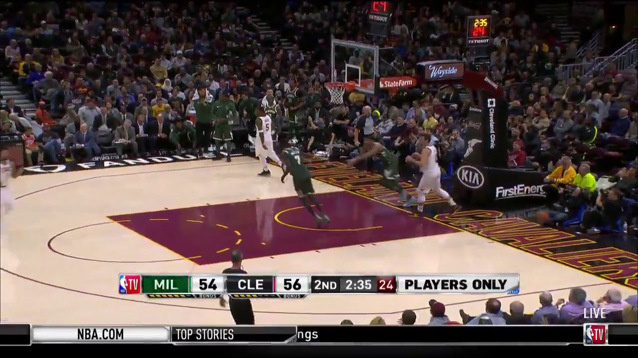 Giannis Took Two Steps Near The 3 Point Line And Dunked It YouTube