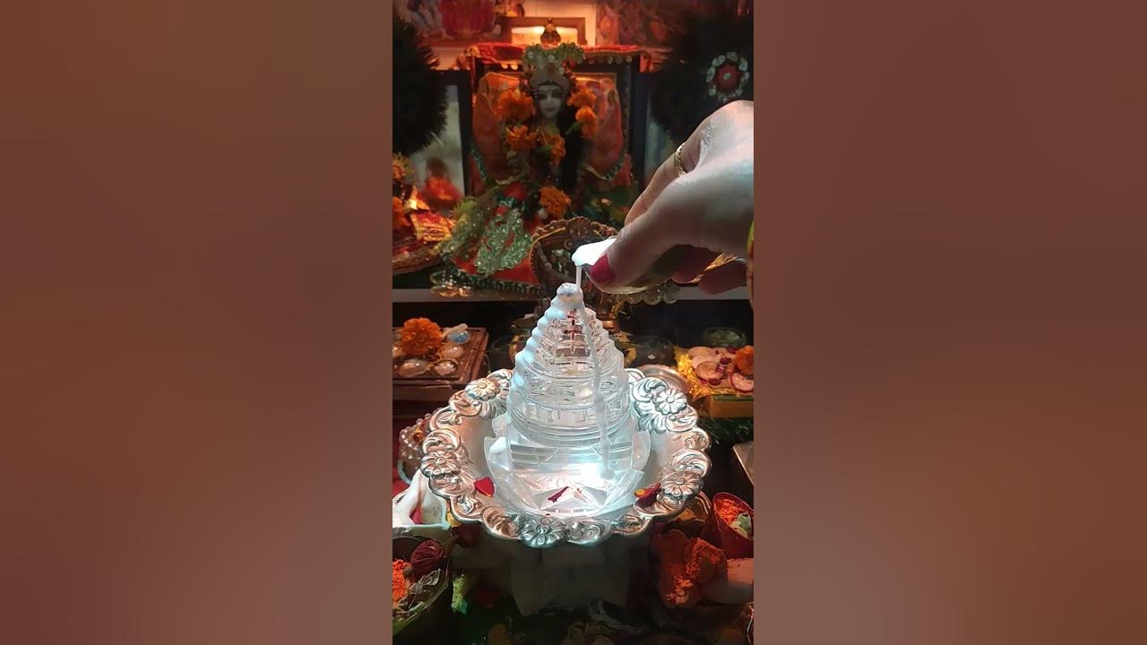 Sri yantra dahi Abhishek........Sri suktam Sri yantra dahi Abhishek........Sri suktam