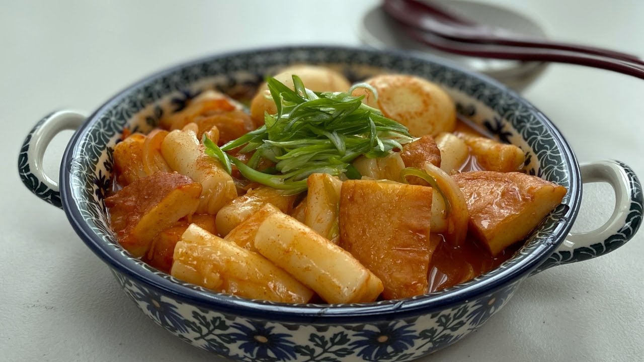 Tteokbokki Spicy Rice Cake Youtube