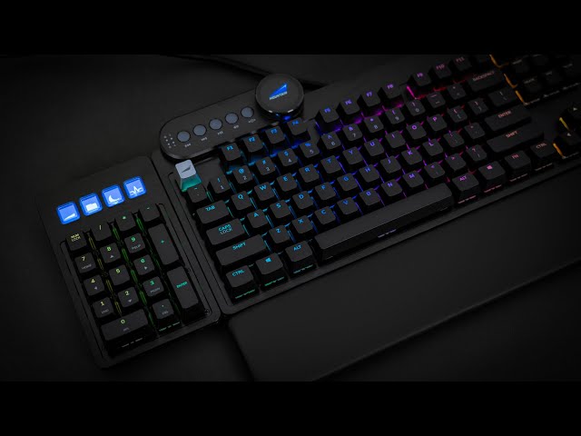 Everest Max - Modular hotswap mechanical keyboard with displays