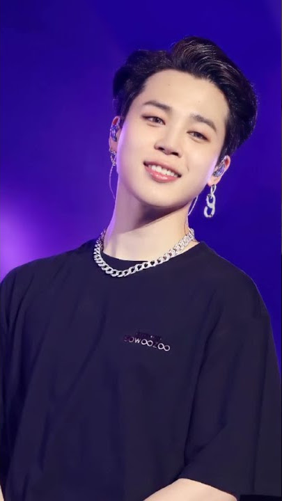 fiks baju hitam bikin senyum terkagum 😻