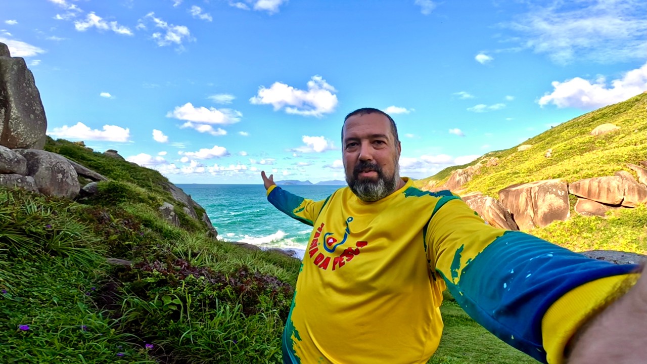 VOCÊ NÃO VAI ACREDITAR NESSE LUGAR! Costão lindo e peixe sem parar!